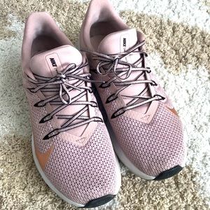 Nike Quest Runners - Size 8.5 - Gently used